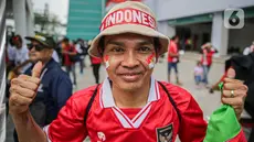 Sejumlah penonton mulai berdatangan untuk menyaksikan pembukaan Piala Dunia U-17 2023 di Stadion Gelora Bung Tomo Surabaya, Jawa Timur, Jumat (10/11/2023). (Liputan6.com/Faizal Fanani)