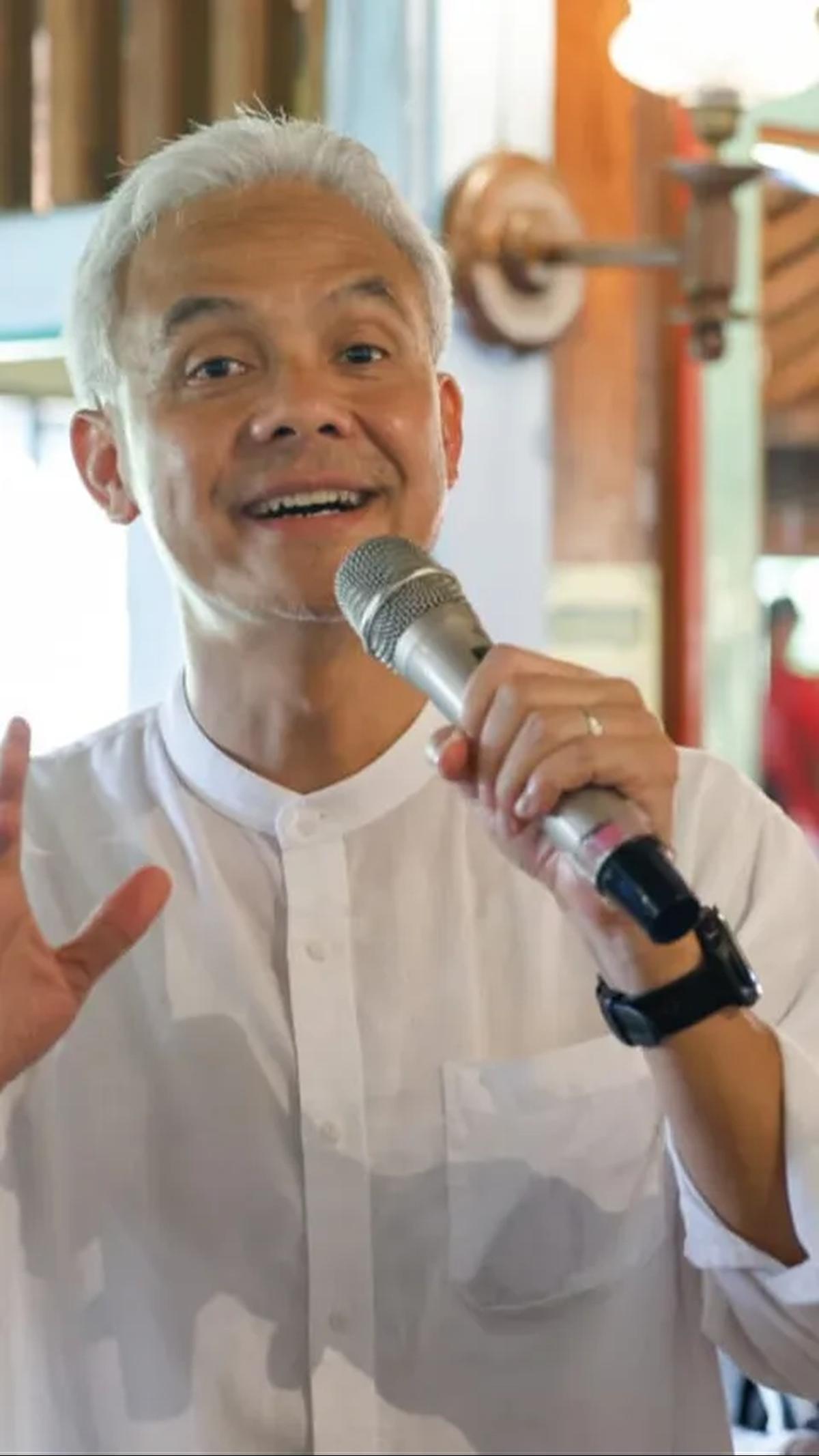 Safari Politik Ganjar Pranowo di Kota Kupang kemudian ditutup dengan pertemuan bersama kelompok millennial di La Cove Lasian. <br>