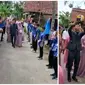 Video Momen Pernikahan Atlet Voli Ini Bikin Deg-degan, Tiru Tradisi Pedang Pora (sumber: TikTok/@agungsaputro4739)