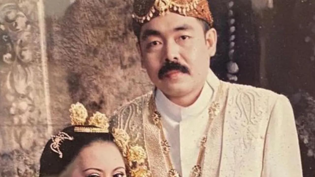 8 Foto Lawas Adam Suseno, Ternyata Dulunya Pelayan Gereja