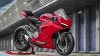 Ducati resmi meluncurkan Panigale V2 (Car and Bike)