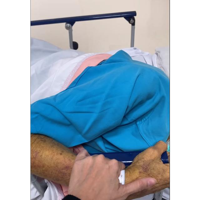 6 Momen Hangat Deswita Maharani Merawat Ayahnya Sebelum Meninggal Dunia