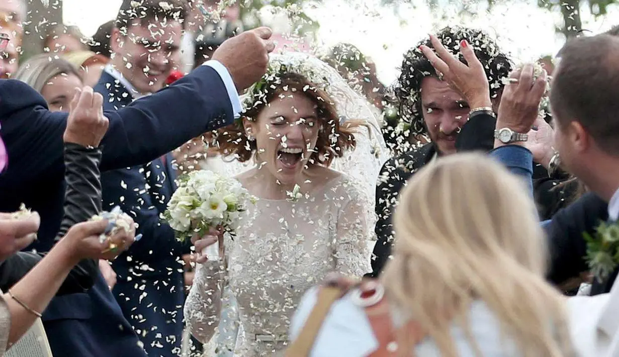 Pada Oktober 2017, Kit Harington melamar Rose. Mereka pun mempersiapkan pernikahannya. (DNA India)