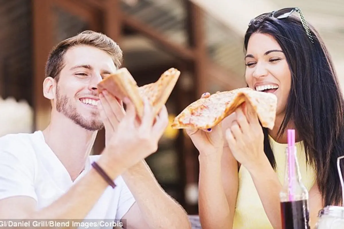Makan pizza