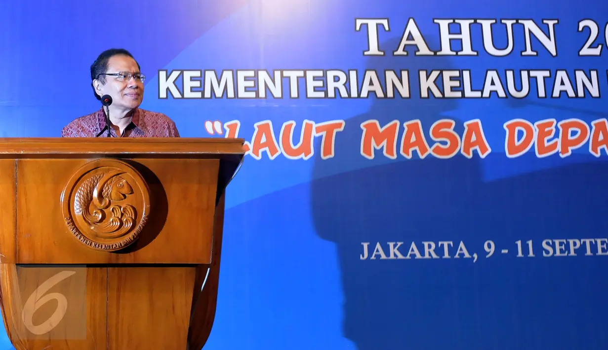Menko Maritim dan Sumber Daya Rizal Ramli memberi kata sambutan dalam Rapat Koordinasi Nasional Tahun 2015 Kementerian Kelautan dan Perikanan (KKP) bertajuk "Laut Masa Depan Bangsa"  di Jakarta, Kamis (10/9). (Liputan6.com/Johan Tallo)