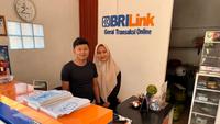 Rian Alpiana (30) bersama istrinya Anggi Pebriani
