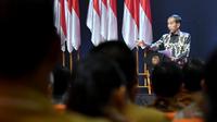 Jokowi buka rapat koordinasi nasional (Rakornas) dan forum komunikasi pemerintah daerah (Forkopimda) di Sentul, Bogor, Rabu (13/11/2019). Dirinya mengakui, urusi negara sebesar Indonesia tidak mudah.