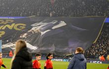 Ini Spanduk Ejekan Fans Man City untuk Vinicius yang Tak Bisa Bahasa Inggris