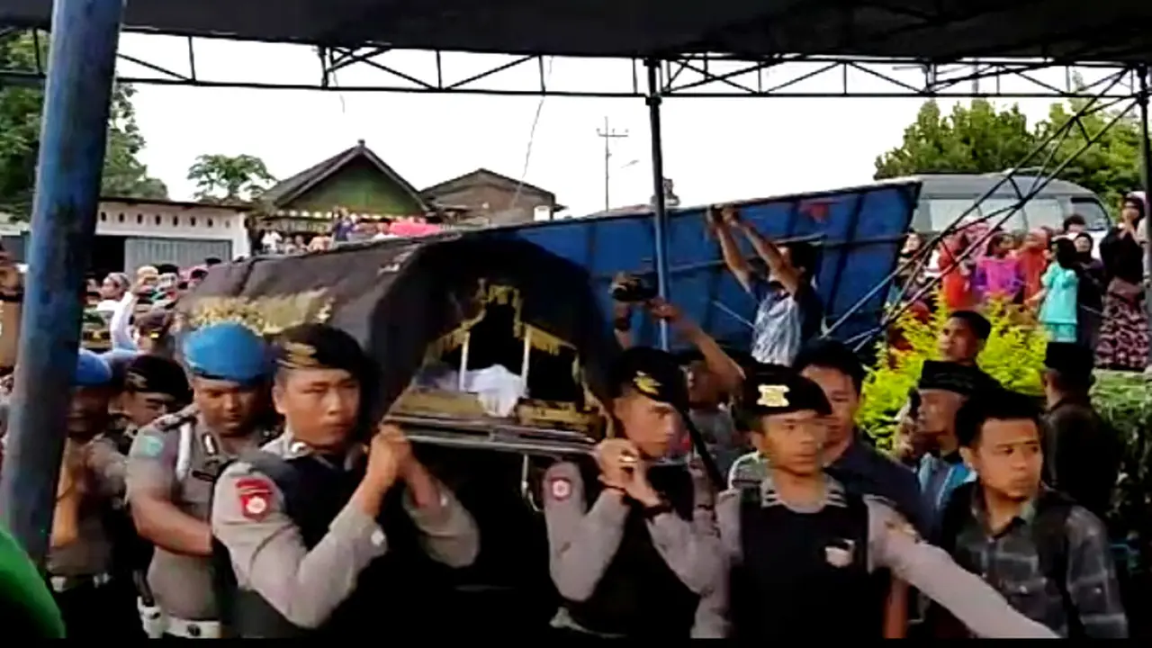 Kedatangan Jenazah Razia Berdarah Disambut Takbir