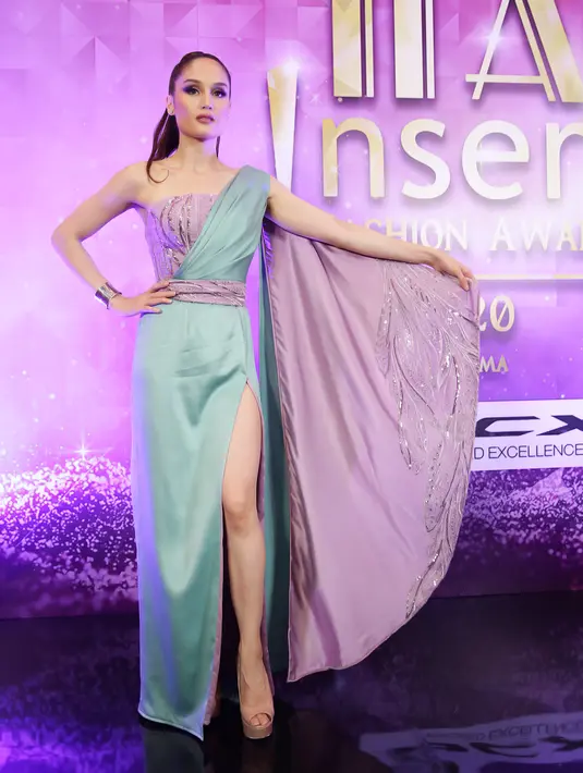 Cinta Laura acara IFA 2020, Selasa (17/3). (Bambang E Ros/Fimela.com)