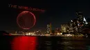 Gerakan global Avaaz memenuhi langit Manhattan dengan 1.000 drone di atas East River dekat markas besar PBB yang menampilkan gambar-gambar ikonik hutan hujan Amazon dan pesan-pesan yang menyerukan kepada pemerintah untuk menyelamatkan hutan hujan, New York, Amerika Serikat, Jumat (15/9/2023). (Jason DeCrow/AP Images for Avaaz)