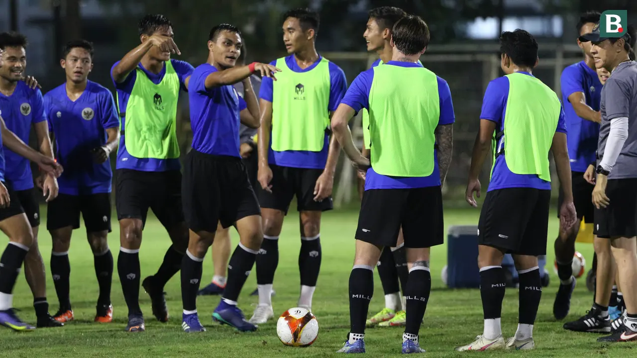 Foto: Aksi Pemain Persib saat Mengikuti Latihan untuk Timnas Indonesia U-23 SEA Games 2021