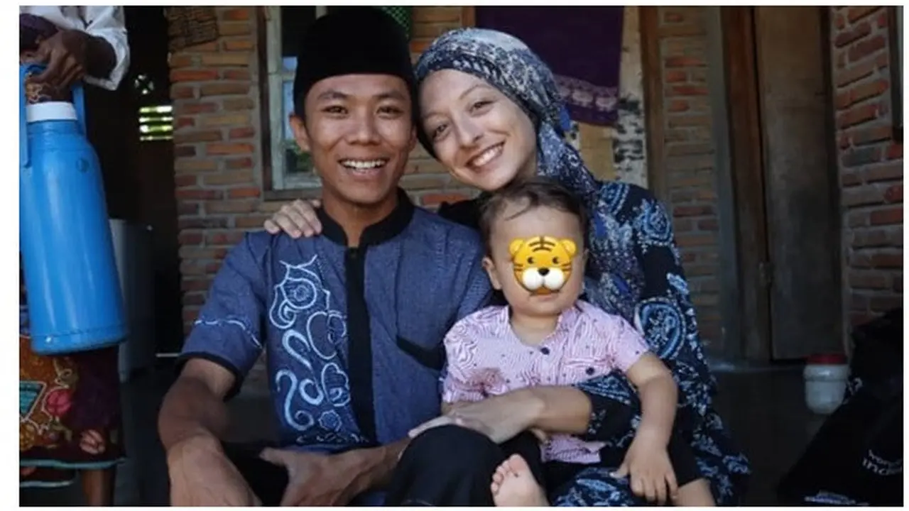 6 Potret Terbaru Pria Lombok dan Istri Bule Asal Prancis, Makin Mesra