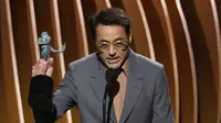 Akhirnya Robert Downey Jr. menang SAG Awards 2024 kategori Pemeran Pendukung Pria Terbaik lewat film Oppenheimer karya sineas Christopher Nolan. (Foto: Chris Pizzello/Invision/AP)