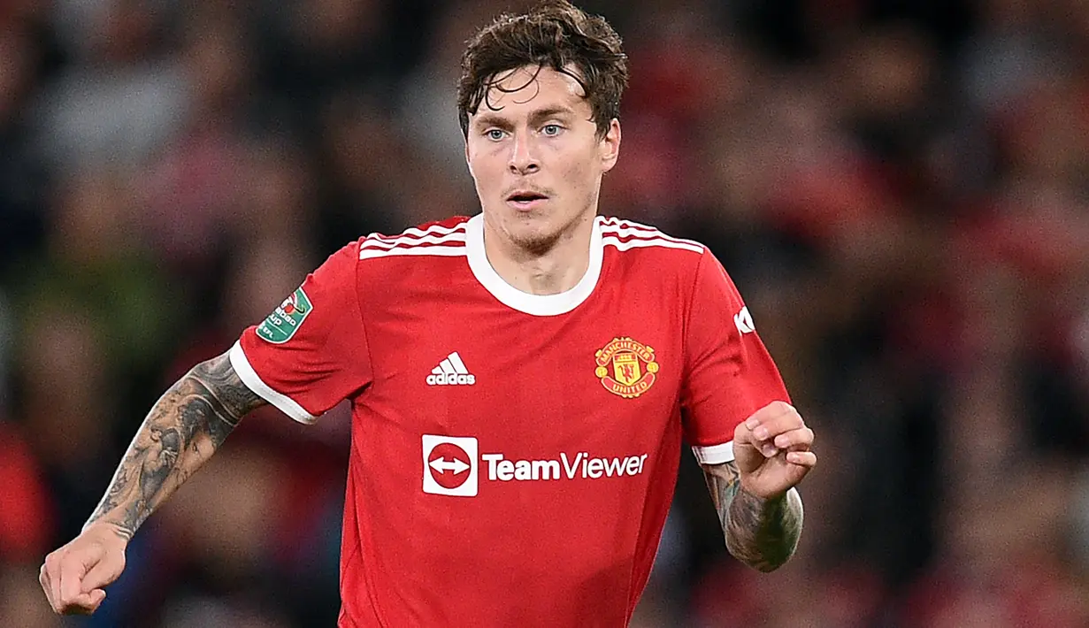 Victor Lindelof. Beberapa kali kesulitan mengawal pergerakan Gabriel Jesus dan Bernardo Silva. Ia pun hampir membuat gol bunuh diri yang dapat diselamatkan oleh aksi gemilang David De Gea. Layak diberi nlai 4. (AFP/Oli Scarff)