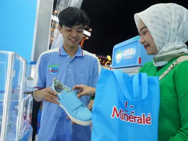 Melalui Program Gerakan Ekonomi Sirkular Nasional (GESN), Le Minerale bekerja sama dengan berbagai pihak untuk mengolah sampah plastik menjadi produk daur ulang dengan nilai ekonomi tinggi. (Foto: Istimewa)