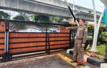 Massa Rusak Pagar Kantor Wali Kota Jaksel, Tuntut Penutupan Hiburan Malam Selama Ramadan
