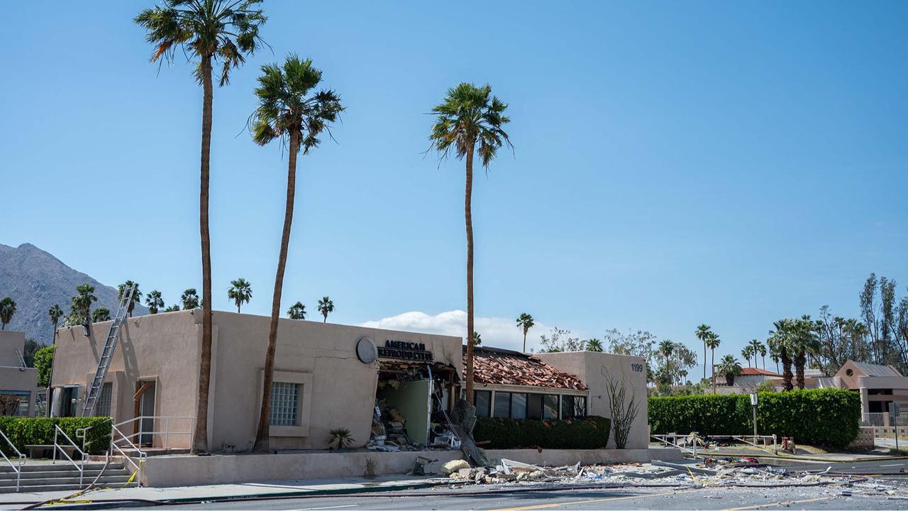 FOTO: Penampakan Klinik Kesehatan Reproduksi yang Hancur Akibat Ledakan Bom di California