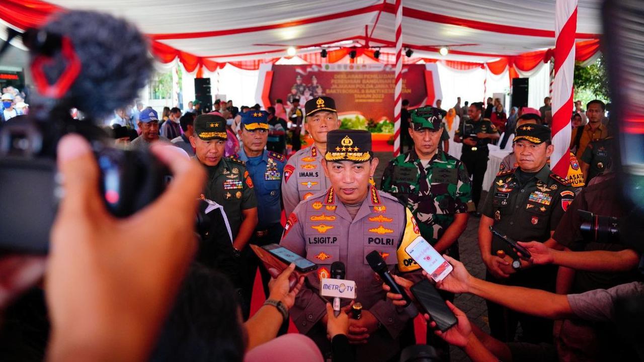 Jenderal polisi bintang empat tersebut berjanji akan menguatkan sinergitas antara dua institusi Polri dan TNI mulai dari pimpinan sampai tingkat prajurit.