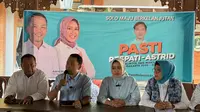 Pasangan yang bakal calon wali kota-wakil wali kota Solo yang diusung KIM Plus, Respati-Astrid usai pembentukan tim pemenangan di Solo, Seabtu (21/9).(Liputan6.com/Fajar Abrori)
