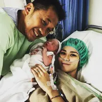 Zaskia Adya Mecca melahirkan anak ketiga. (Insatgram @hanungbramantyo)