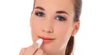 Serum Ini Dapat Mencerahkan Bibir yang Gelap