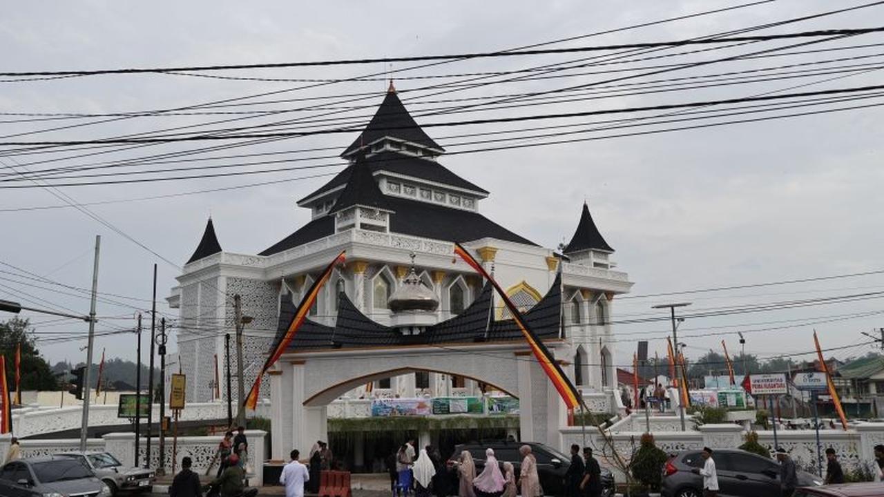Perayaan Idul Fitri Bukittinggi: Sebagian Warga Shalat Jumat, Pemerintah Daerah Sabtu
