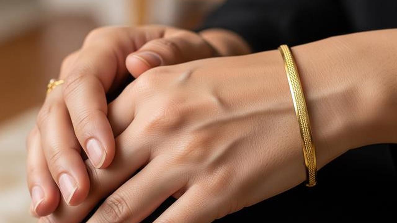 9 Model Gelang Emas Klasik untuk Ibu Rumah Tangga Usia 40 Tahun, Nyaman dan Elegan