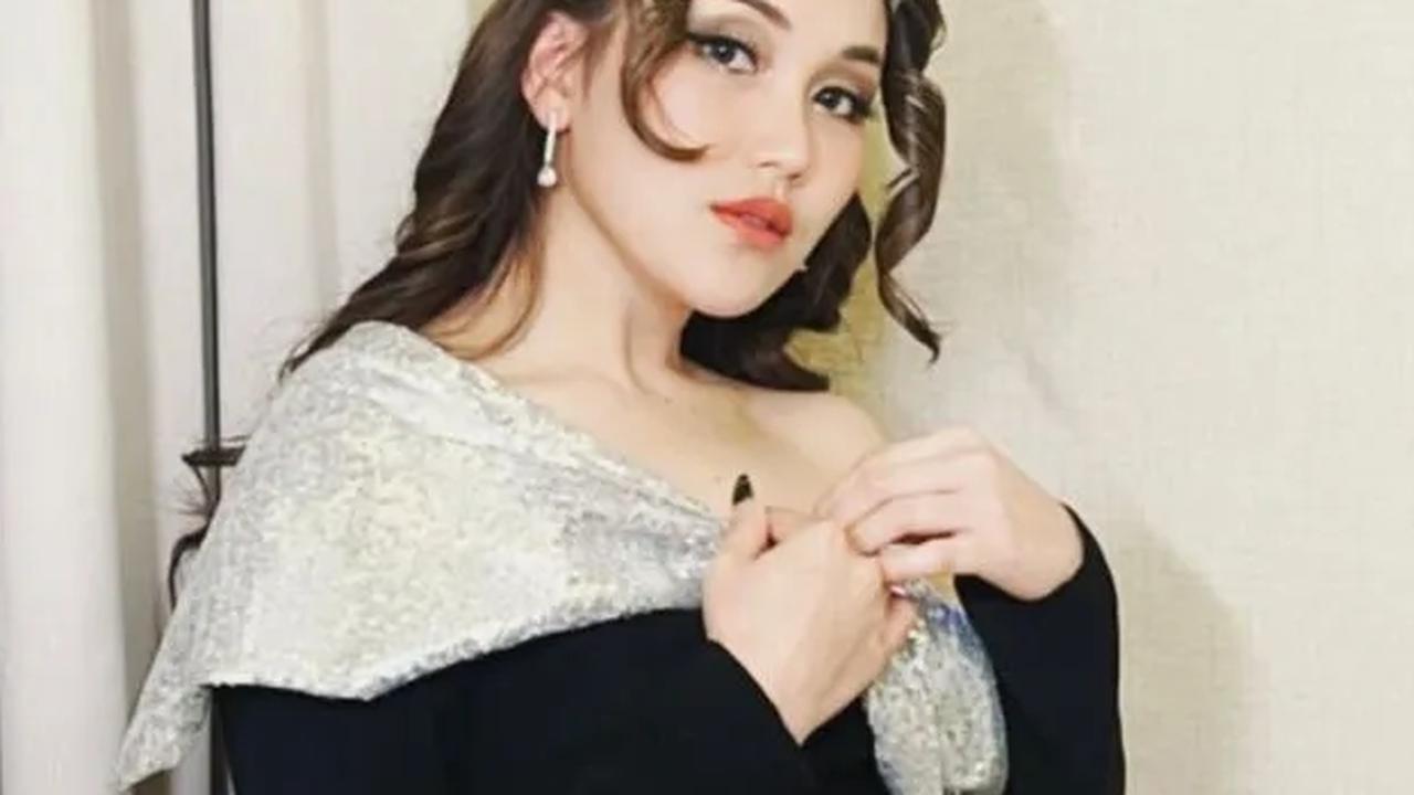 Kisah Awal jadi Pedangdut Ibunya Pernah Jatuh saat Ngejar Kereta, Ayu Ting Ting: Kalau Gue Berhasil, Gue Harus Beli Mobil