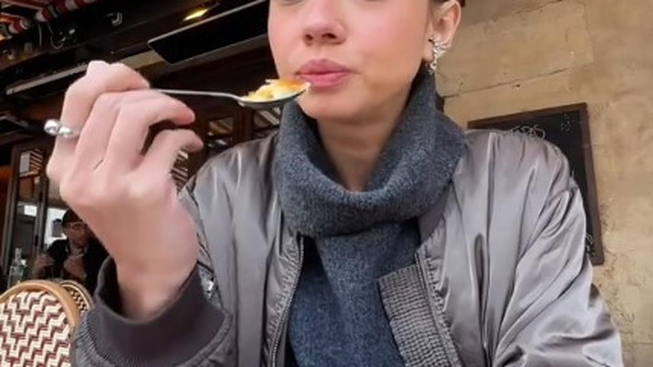 Para Sahabat Sudah Punya Pasangan Masing-Masing, Ini 7 Potret Yuki Kato yang Bahagia Meski Masih Terlihat Sendiri