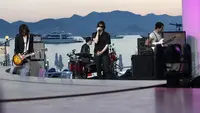 The Strokes Tampil Bernyali di Coachella 2026, Kutuk Serangan AS ke Iran dan Konflik Gaza