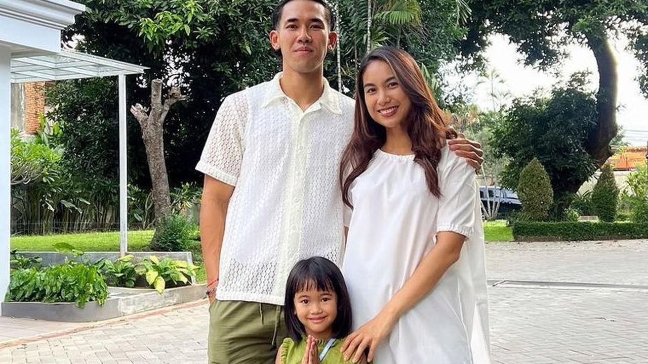 2. Shabrina Ayu dengan Ryuji Utomo