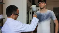 Unik dan Cantik! Baju dari Spray-on
