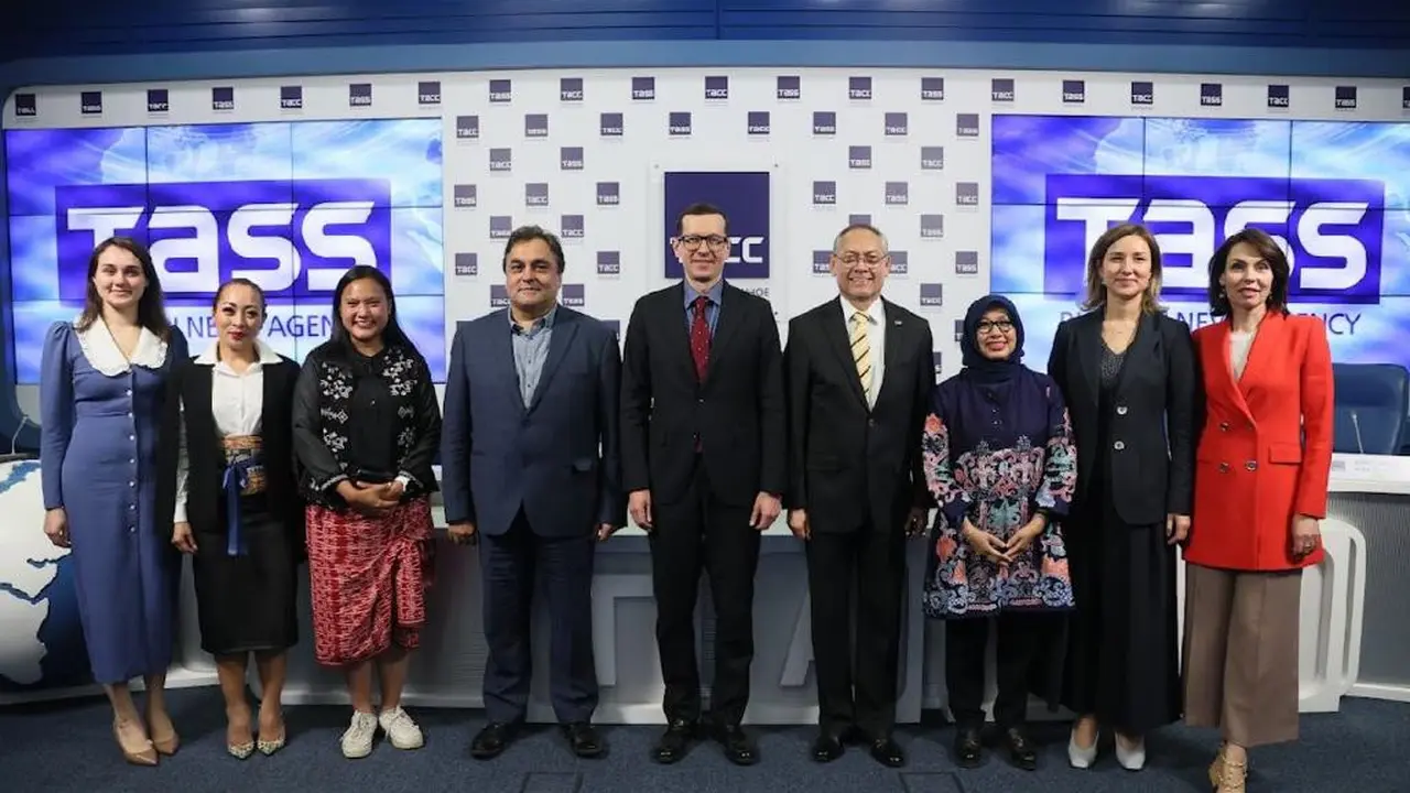 Produk UMKM dan Pariwisata Indonesia Laris Manis di Forum Ekonomi Eurasia ke-2