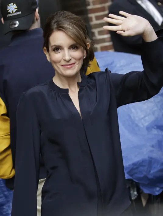 Liz Lemon, alter ego dari Tina Fey, pernah tertangkap berdandan sebagai Leia di acara ’30  Rock’. Tina Fey sendiri pernah memakai kaos bertuliskan ‘Vote Princess Leia’ ketika ia menjadi tamu di SNL selama pemilihan presiden 2008. (Bintang/EPA)