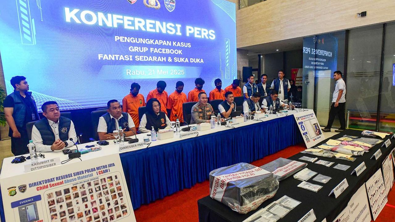 VIDEO: Tampang Admin Grup FB 'Fantasi Sedarah' Usai Ditangkap, Jenderal Polisi Blak-blakan Motif