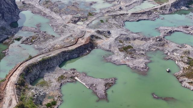 许可证暂停，帕隆班让C-C矿业公司完全安静