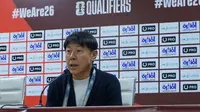 Pelatih Timnas Indonesia, Shin Tae-yong memberikan keterangan kepada media selepas laga melawan Timnas Irak di Basra, Kamis (16/11/2023) malam WIB. (Dok.PSSI)