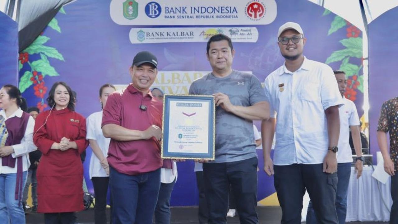 Kalbar Pecahkan Rekor MURI Sajikan 12 Ribu Porsi Lontong Sukadana, Promosikan Kuliner Lokal