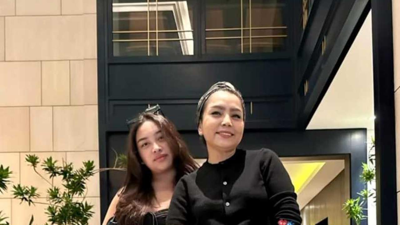 8 Potret Kompak Mayangsari Bareng Khirani Anak Semata Wayangnya, Sama-sama Memesona