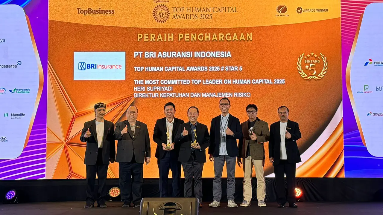 BRI Insurance meraih dua penghargaan di Top Human Capital Award 2025. (Dok BRINS)