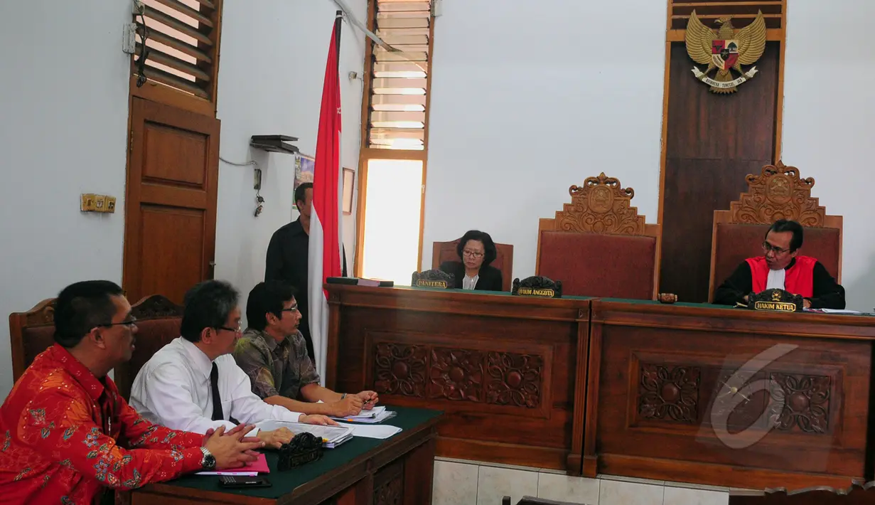 Sidang perdana gugatan praperadilan mantan Direktur Jenderal Pajak Hadi Poernomo terhadap KPK di Pengadilan Negeri Jakarta Selatan, Senin (30/3/2015).Sidang ditunda akibat tim Biro Hukum KPK tidak menghadiri persidangan. (Liputan6.com/Yoppy Renato)