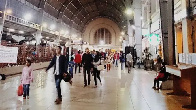 5 Stasiun Kereta Api CL yang Bisa Sekaligus Jadi Tempat 'Hangout'
