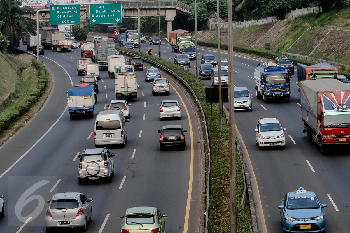 20150708-Jasa Marga Beri Diskon Tarif Tol Sampai 35 Persen Selama Lebaran-Jakarta 3