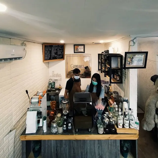Diary Fimela: Kehangatan Keluarga dari Secangkir Kopi Grandma's House Coffee Shop