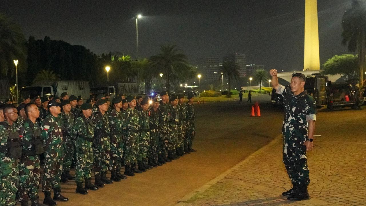 Patroli TNI AD Terus Berjalan