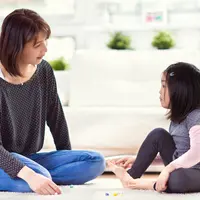 Ingin Menumbuhkan Perilaku Simpati dan Empati Pada Anak? Ini Dia Caranya! / copyright shuttestock