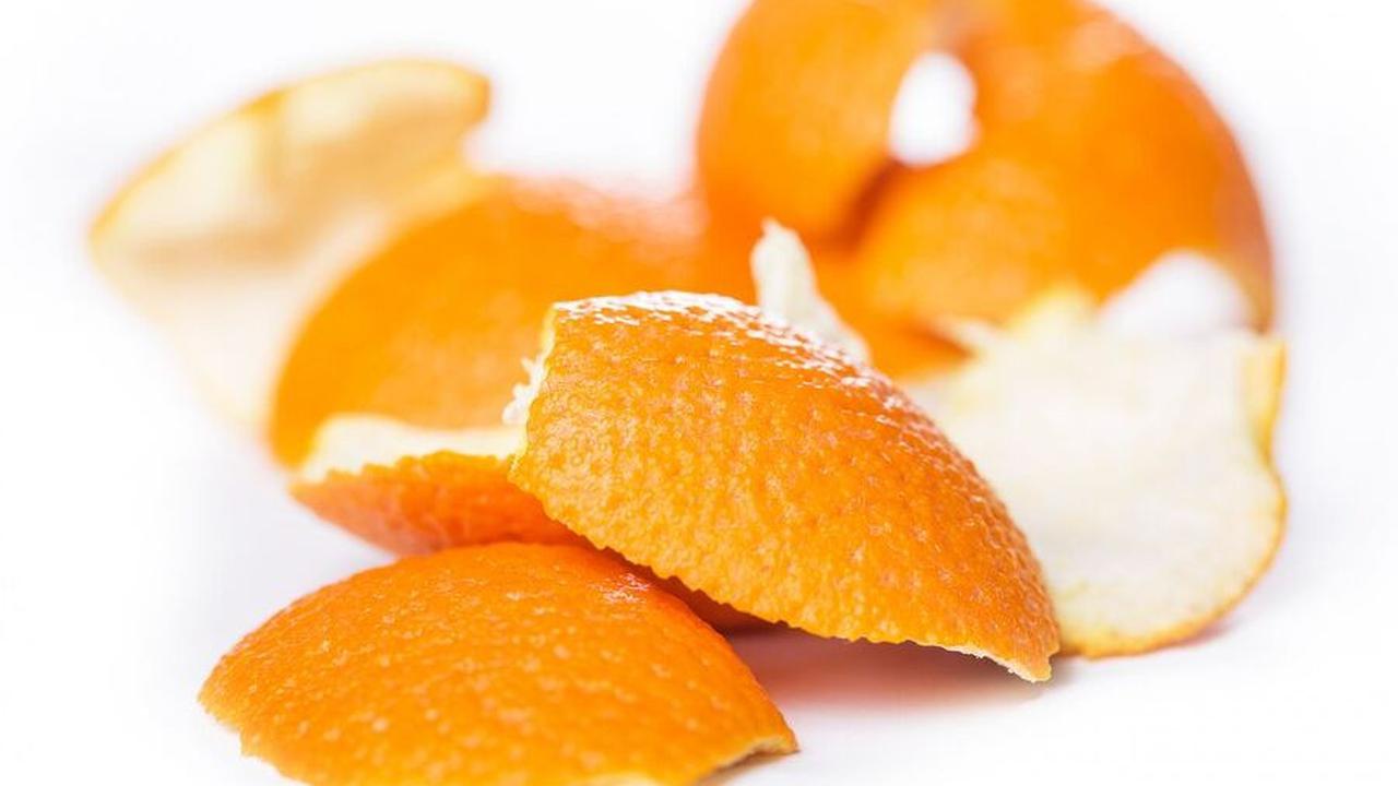 3. Kulit Jeruk dan Yogurt: Kulit Berseri dengan Antioksidan