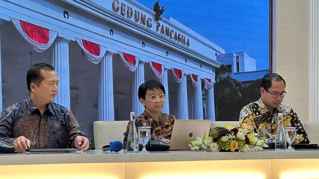 Menteri Luar Negeri RI Retno Marsudi dalam press briefing di Jakarta, Rabu (1/11/2023). (Liputan6/Benedikta Miranti)