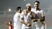 Pria asal Malang tersebut memborong dua gol untuk kemenangan tim Singo Edan. (Bola.com/M Iqbal Ichsan)